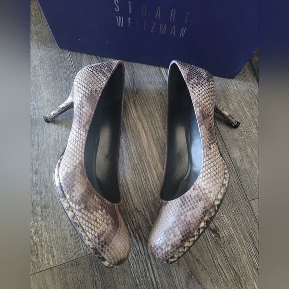 Stuart Weitzman heels - Picture 1 of 5